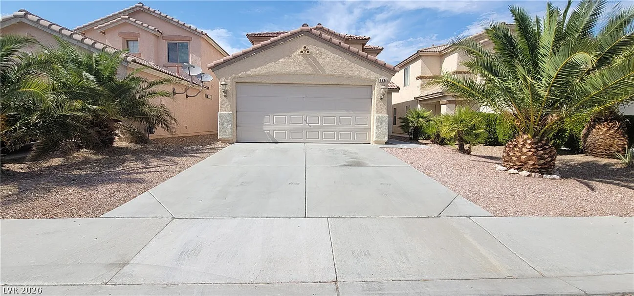 4 bed, 3.0 bath, 1818 sqft, $1,950 — Photo 1