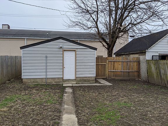 3rd image of 1265 E Naomi St