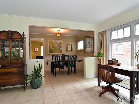 Living Room/Dining Room