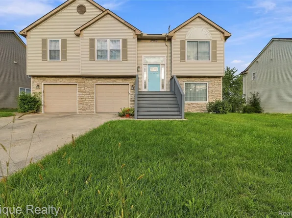 5063 Blue Spruce Dr, Ypsilanti, MI 48197