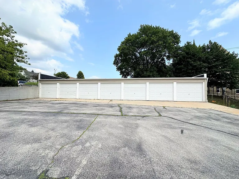 812 State St — Photo 25