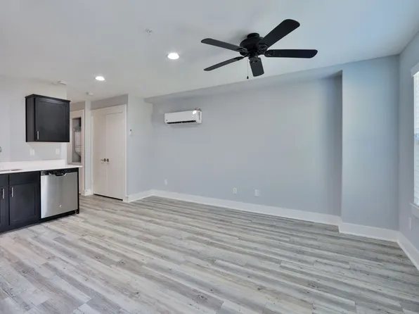 W. 13th Street, 715 W 13th St #E, Houston, TX 77008