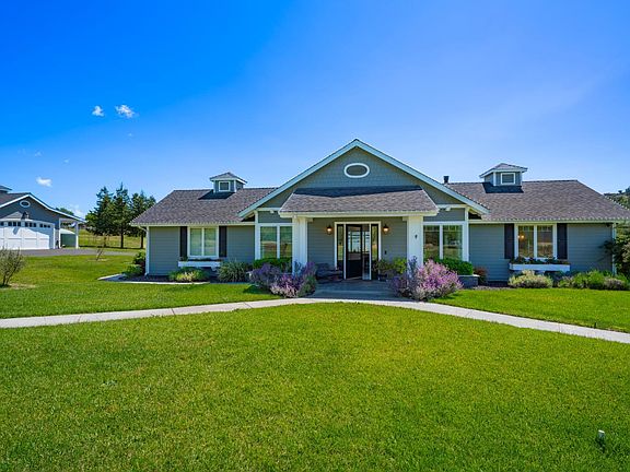3rd image of 416 - 418 Royal Meadows Court