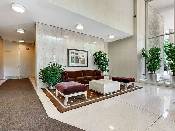 3rd image of 70 W Burton Pl APT 2207