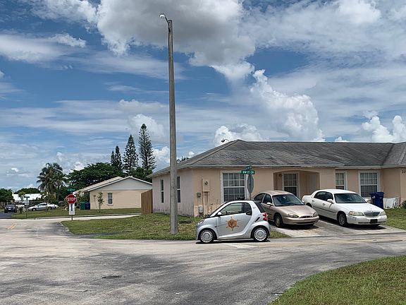3rd image of 2709 NW 200th Ter