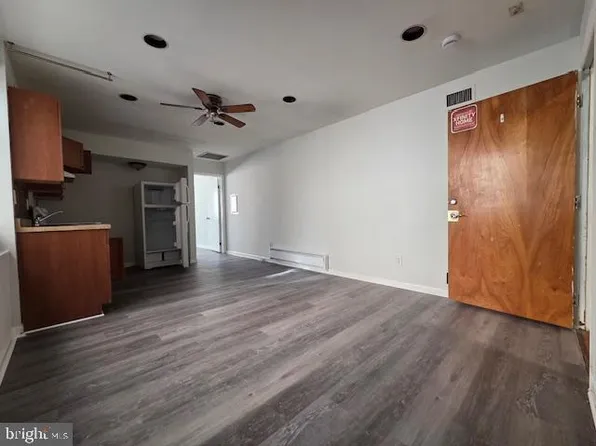 413 S Broad St #3, Philadelphia, PA 19147