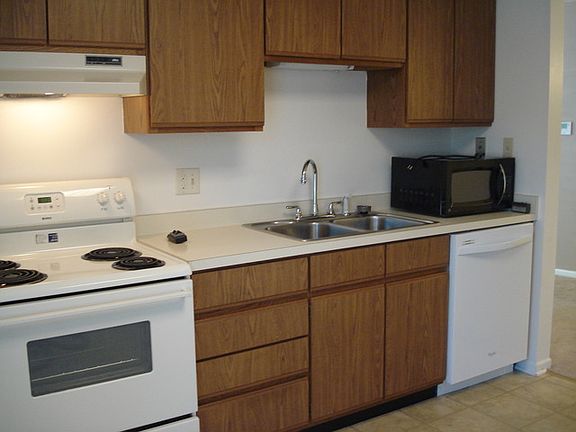 5th image of 170 S Stonington Dr #461