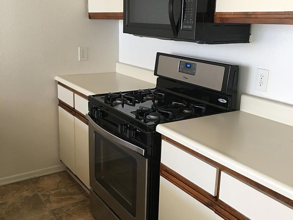 2nd image of 6645 Woodman Ave APT 216