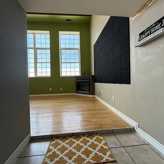 647 Irvine Ave #301 — Photo 9