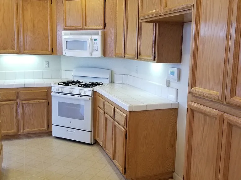 2756 Red Clover Way — Photo 9