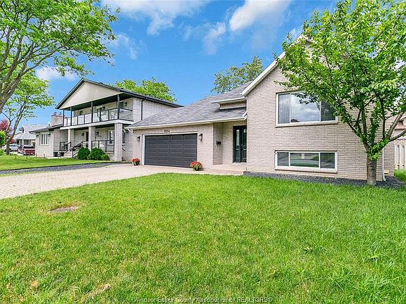 3rd image of 2854 Mangin Cres