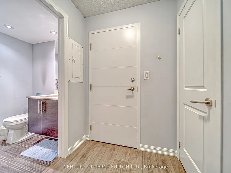 400 Adelaide St E #510 — Photo 3