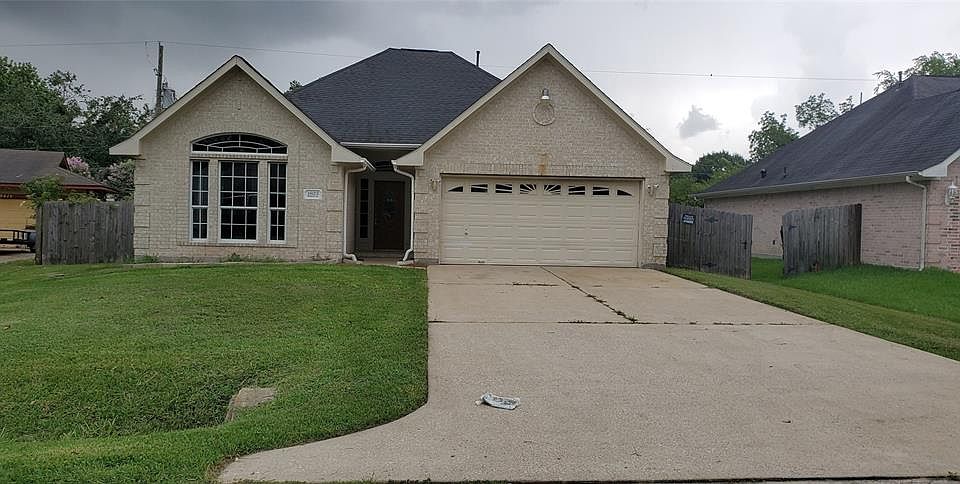 1st image of 1823 Hillshire Dr