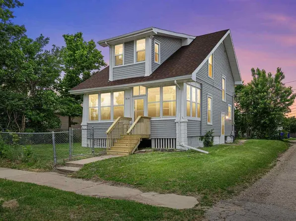 1814 9th St SW, Cedar Rapids, IA 52404