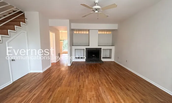 1202 Cleburne Ave NE #3 — Photo 2