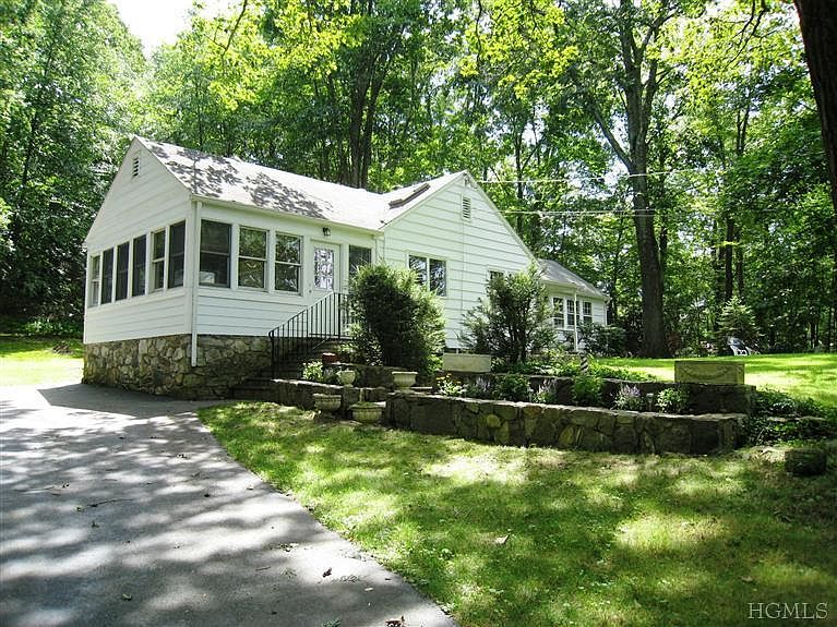 2nd image of 314 E Boyds Rd