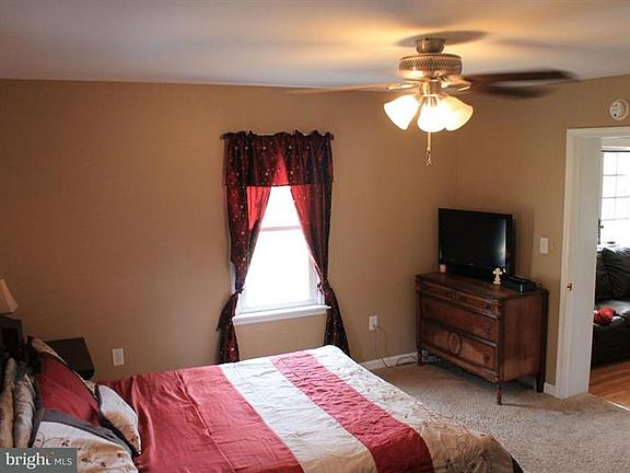 4th image of 828 E Stonewall Dr