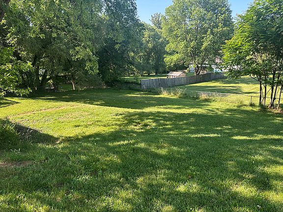 3rd image of 3357 Mount Pleasant Blvd