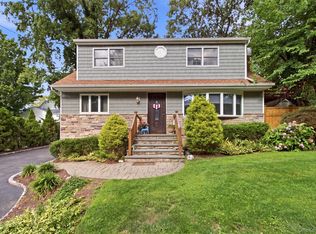 46 Catherine St, East Northport, NY 11731