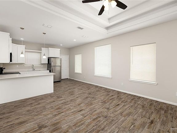 5th image of 1506 Playa Dr