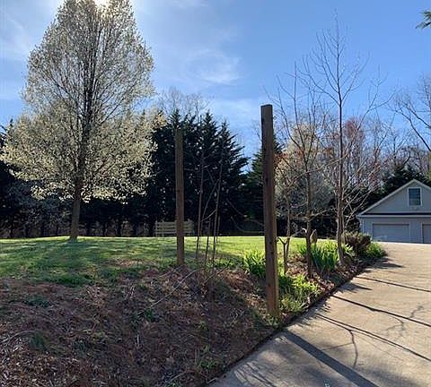4th image of 99 Eastview Cir