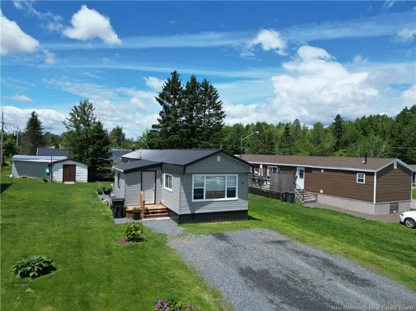 6 Leafwood Cres, Fredericton, NB E3B 6N7