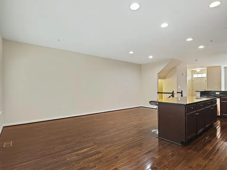 11675 Emerald Green Dr — Photo 7