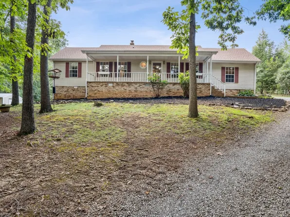 846 Bowling Branch Rd, Cottontown, TN 37048