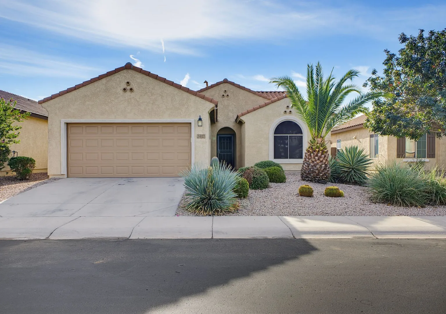 Lovely 3 Bed 2 Bath Home For Rent in Anthem at Merrill Ranch! — Photo 1