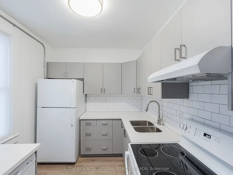 15 Indian Road Cres #UPPER — Photo 12