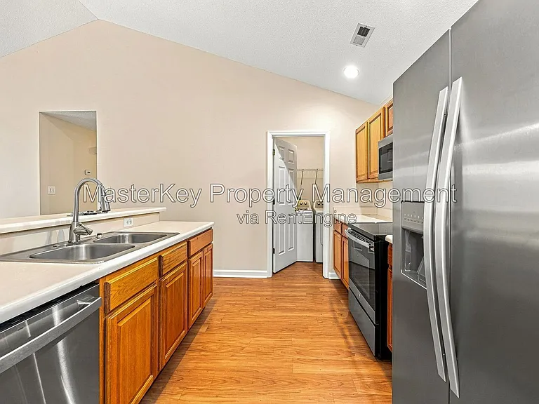 6307 Forest Ridge Dr — Photo 13