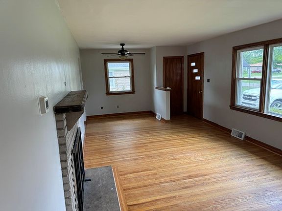 5th image of 2338 Embassy Ln