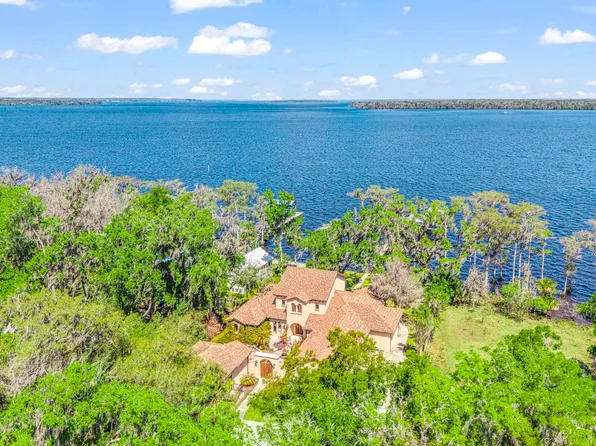 530 Clifton Rd, Crescent City, FL 32112