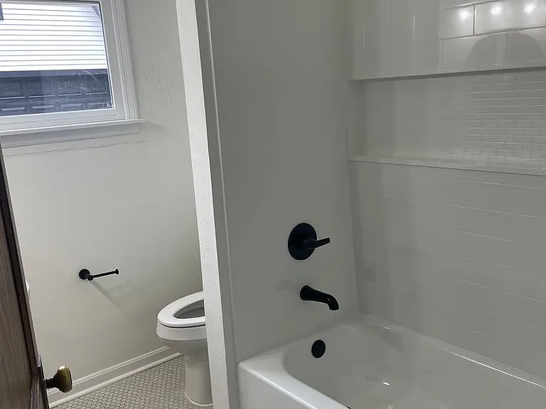 729 Grand Ave — Photo 11