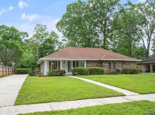 525 Hexham Rd, Baton Rouge, LA 70819