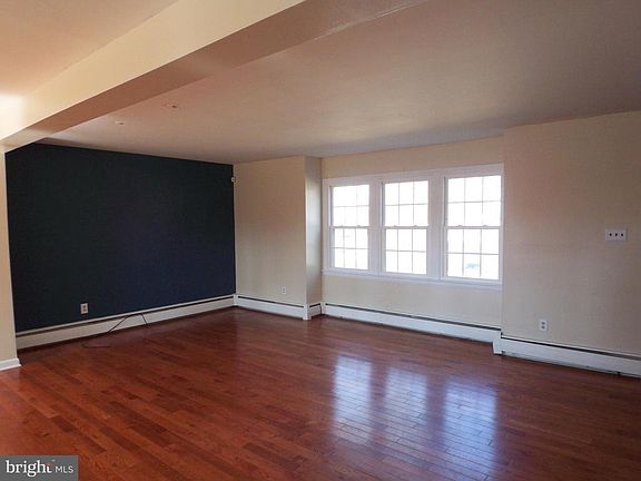 5th image of 525 Dogwood Ln