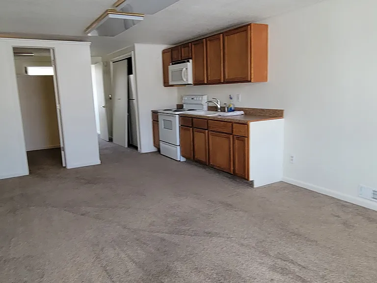 500 E Lansing Rd #B — Photo 9