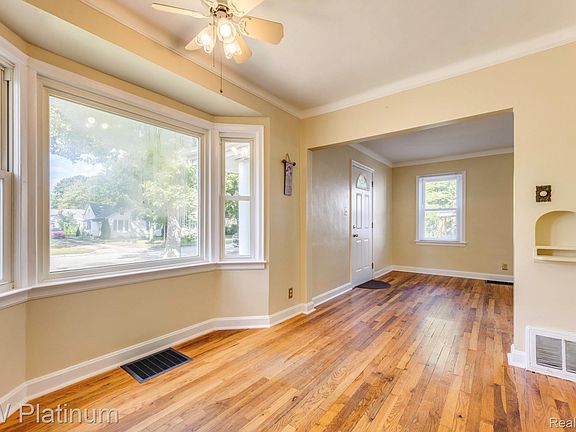 4th image of 3310 Poplar St