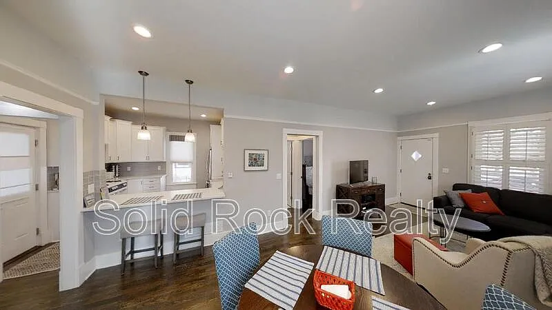 2 bed, 2.0 bath, 1290 sqft, $2,175 — Photo 2