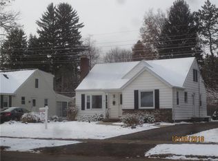 881 S Grosvenor Rd, Rochester, NY 14618