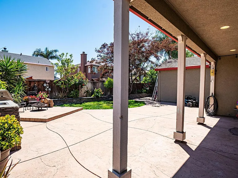 820 Ben Ingram Ln — Photo 25
