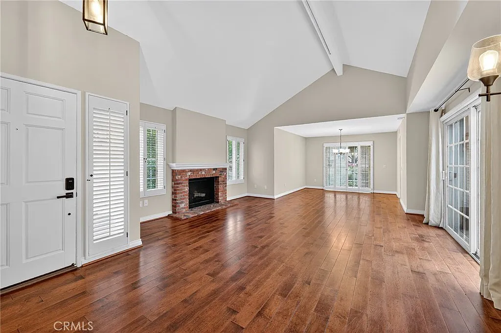2 bed, 1452 sqft, $4,600 — Photo 2