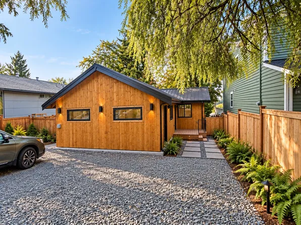 12030 N Park Ave N, Seattle, WA 98133