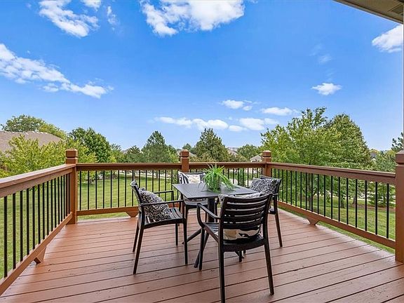 5th image of 10007 Millstone Dr
