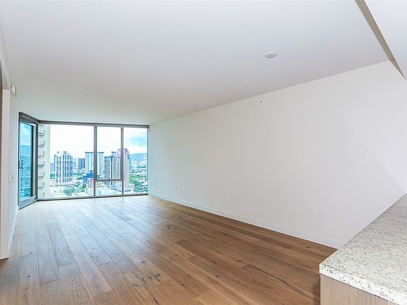 2nd image of 1001 Queen St #3109