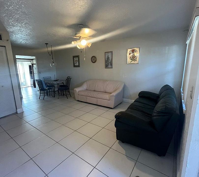 1st image of 20 Abbey Ln APT 105