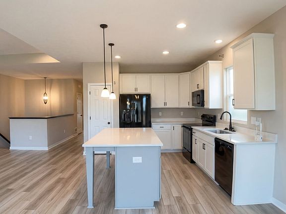 5th image of 7944 Griffin Dr