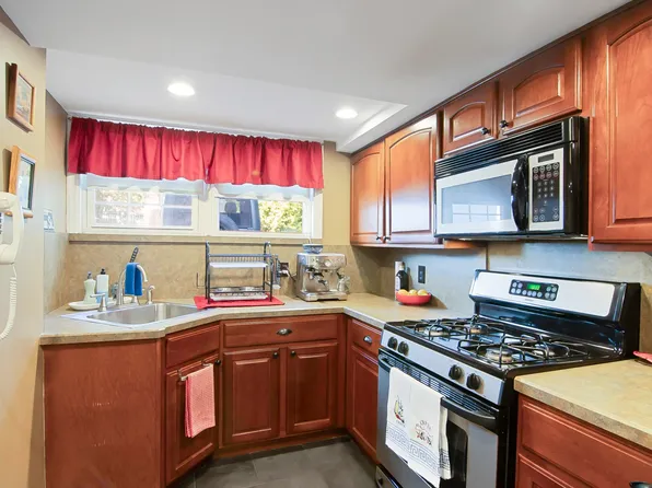 102 Beech Street image 5 of 13