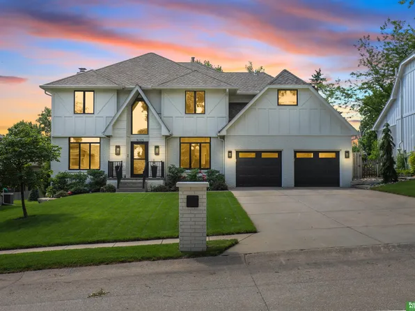 16325 Oak Cir, Omaha, NE 68130
