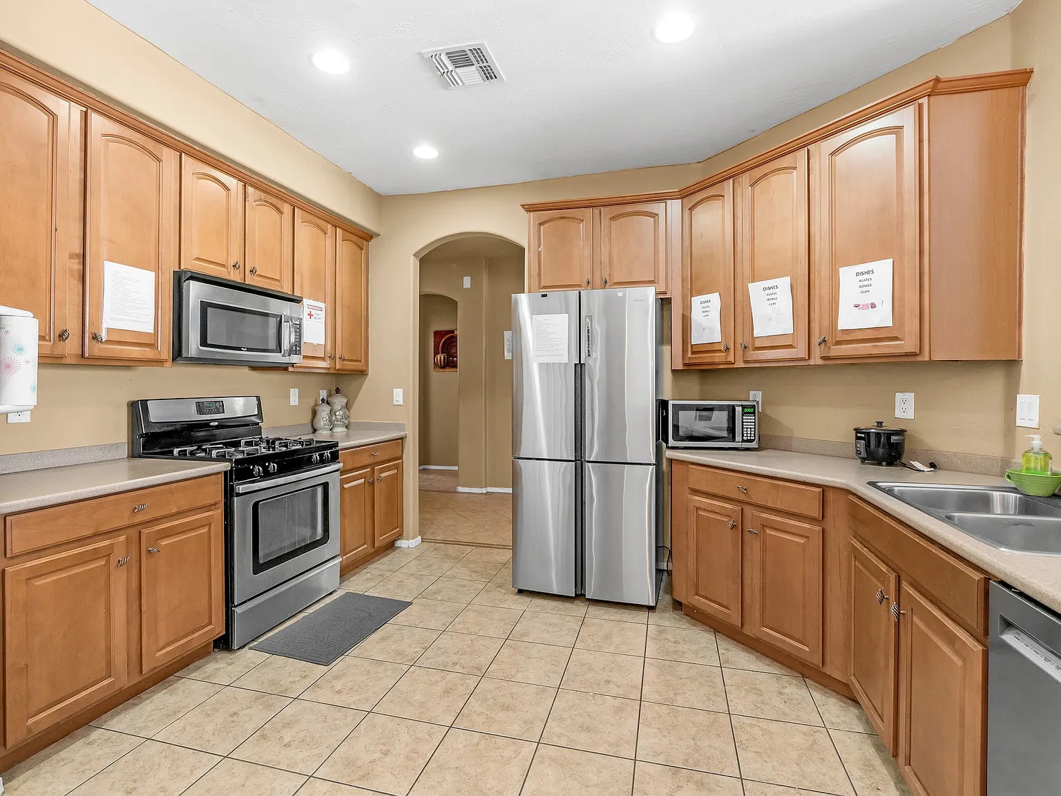 6 bed, 2678 sqft, $7,500 — Photo 1